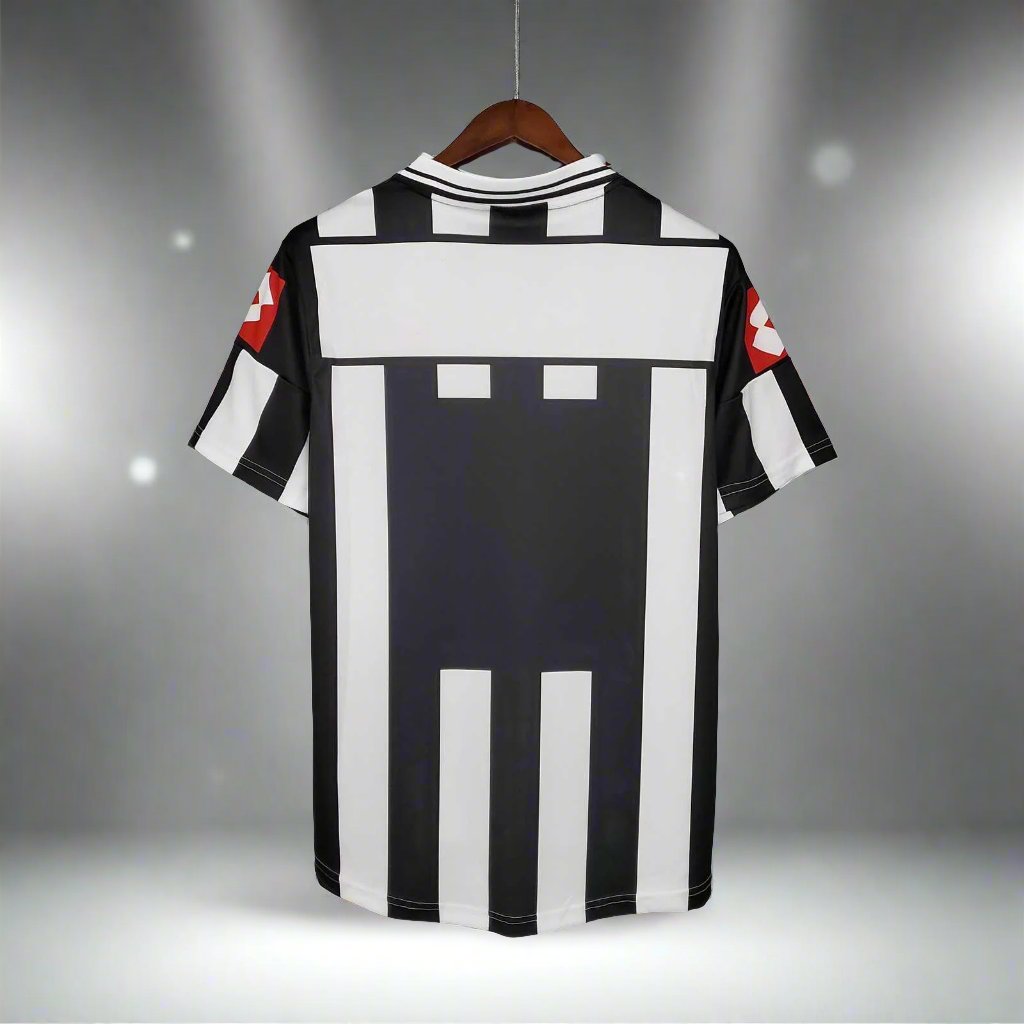 Juventus 01-02 Home Retro Shirt rear