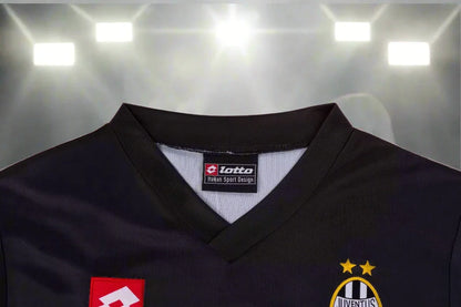 Juventus 01-02 Away Retro Shirt  collar