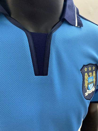 Manchester City 01-02 Home Shirt collar