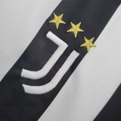 Juventus 21-22 Home Shirt crest