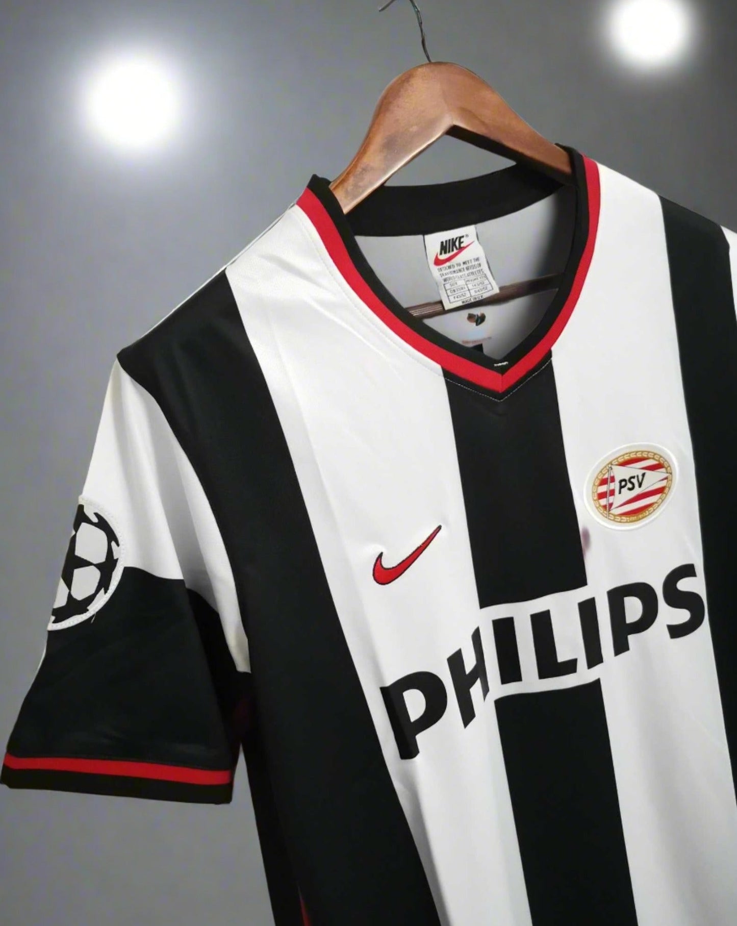 PSV Eindhoven 98-99 Away Retro Shirt side