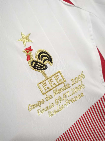 France 06-08 Away Retro Shirt crest