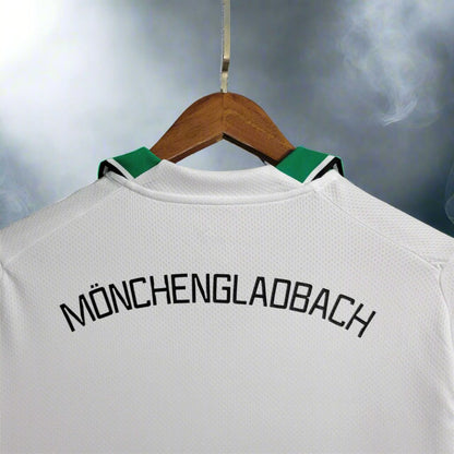 Borussia Monchengladbach 23-24 Home Shirt collar