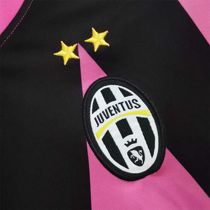 Juventus 11-12 Away Retro Shirt crest