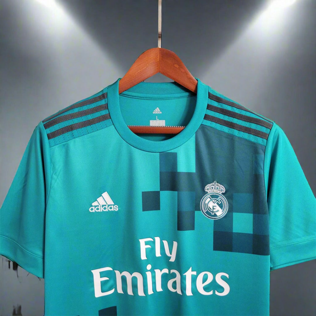 Real Madrid 17-18 3rd Retro Shirt sponsor