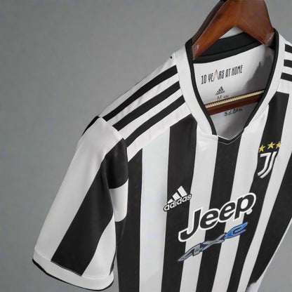 Juventus 21-22 Home Shirt shoulder