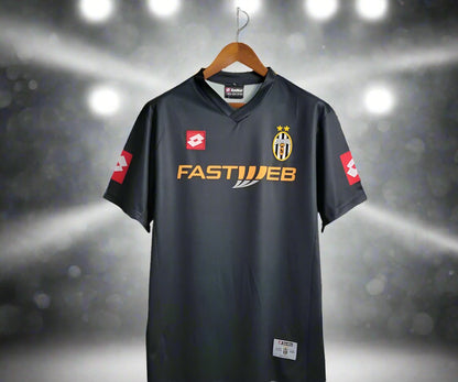 Juventus 01-02 Away Retro Shirt 