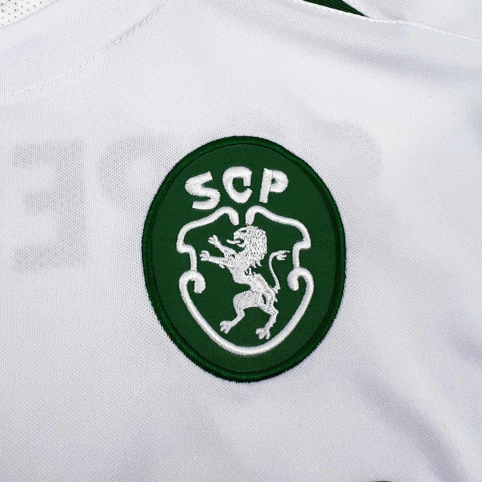 Sporting CP 24-25 Away Shirt crest