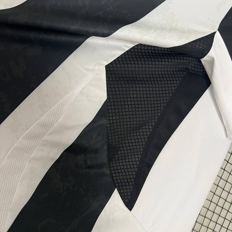 Juventus 24-25 Home Shirt side