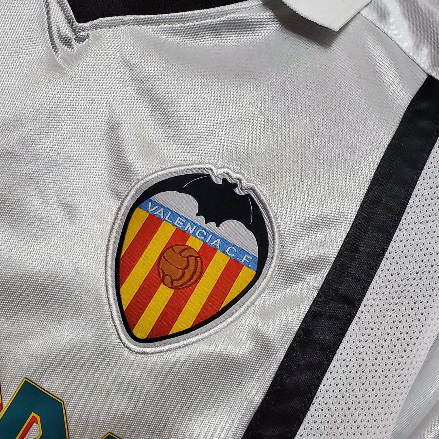 Valencia 00-01 Home Retro Shirt badge