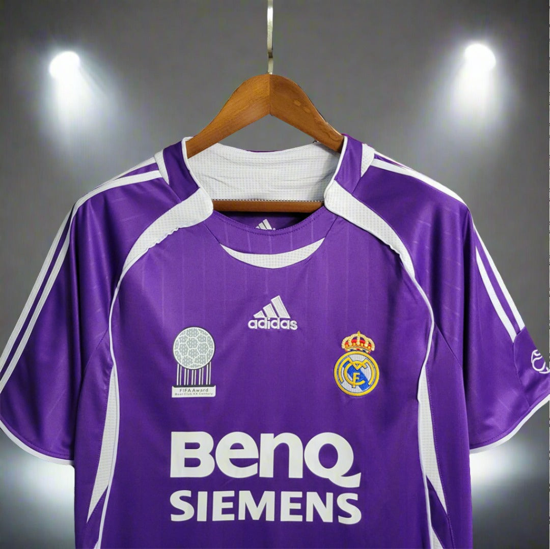 Real Madrid 06-07 3rd Retro Shirt sponsor