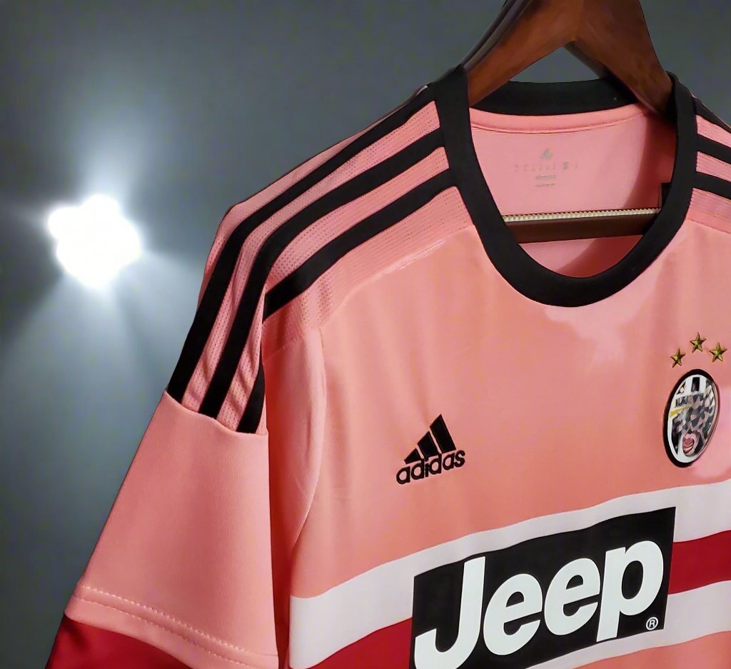 Juventus 15-16 Away Retro Shirt shoulder