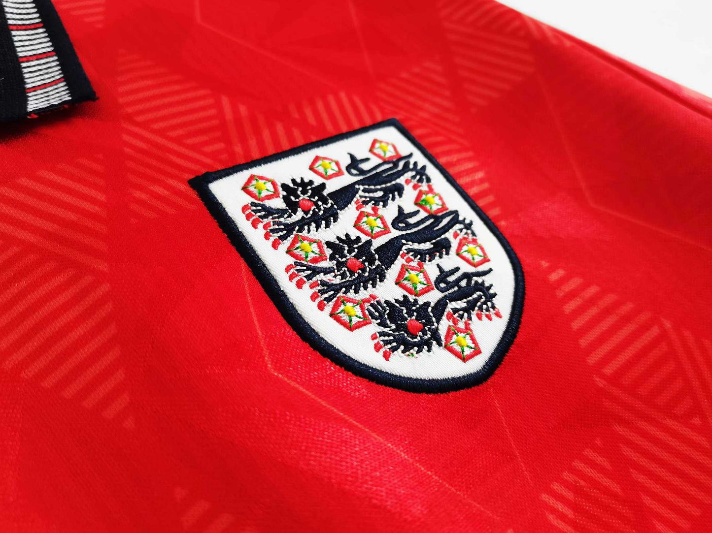 England 90-94 Away Retro Shirt crest