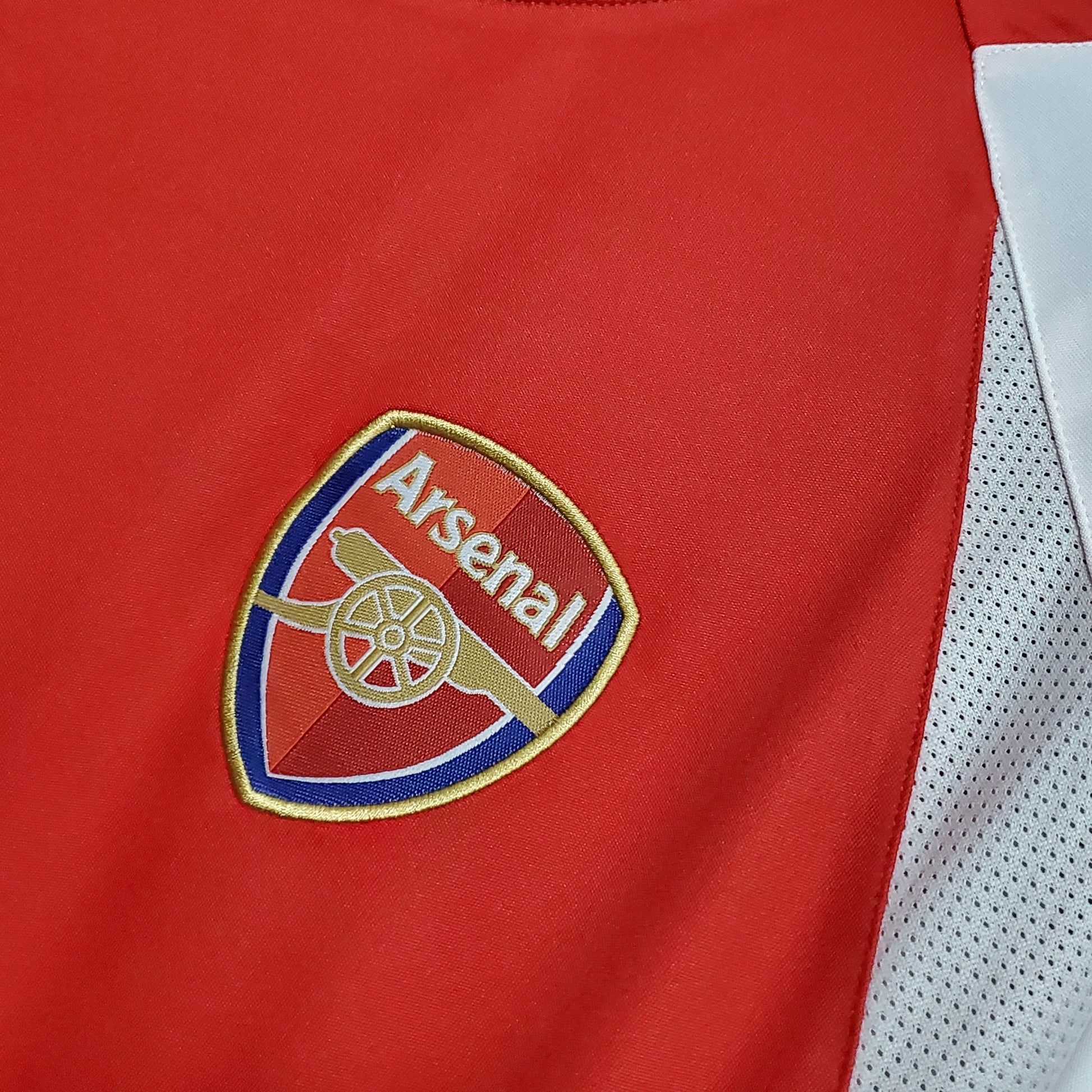 Arsenal 02-04 Home Retro Shirt crest