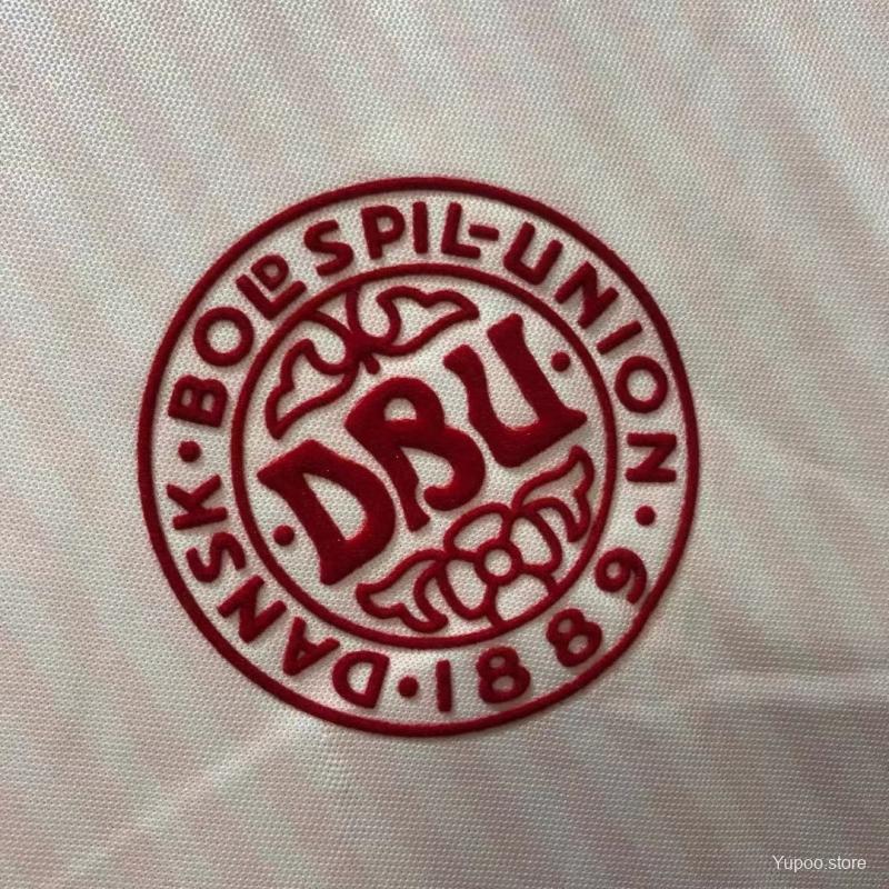 Denmark 86-88 Away Retro Shirt crest