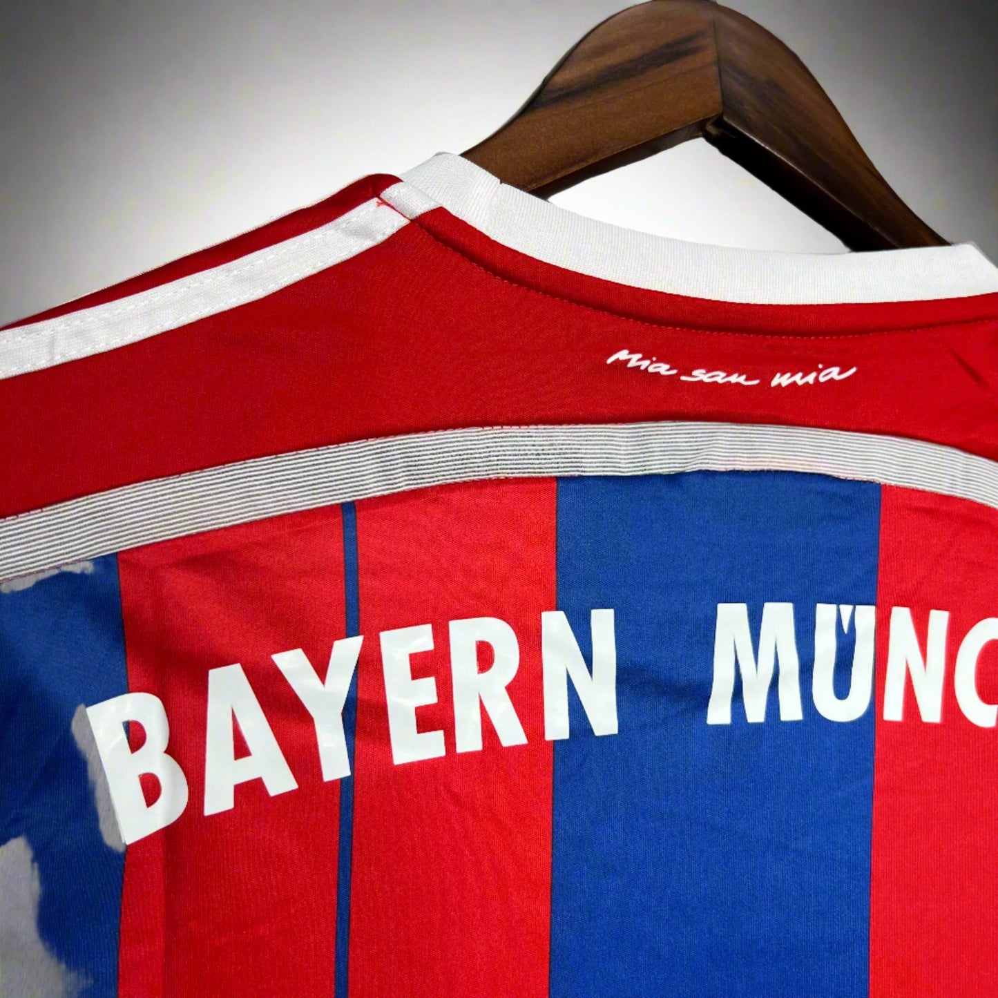 Bayern Munich 14-15 Home Retro Shirt collar