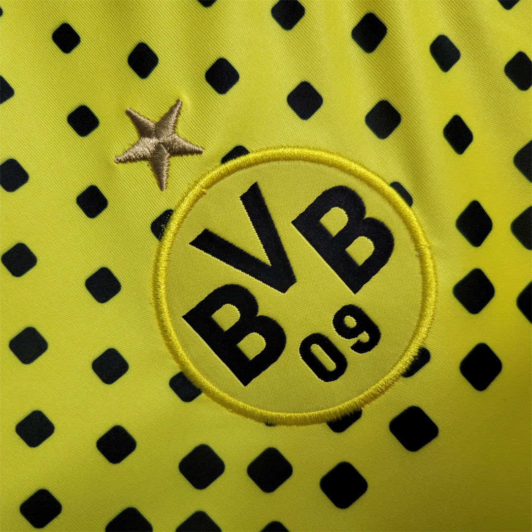 Borussia Dortmund 11-12 Home Retro Shirt crest