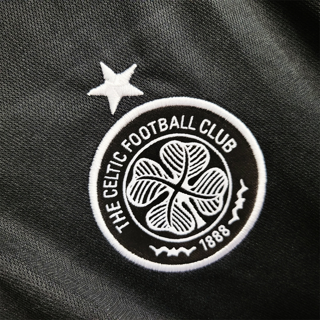 Celtic 23-24 Away Shirt crest