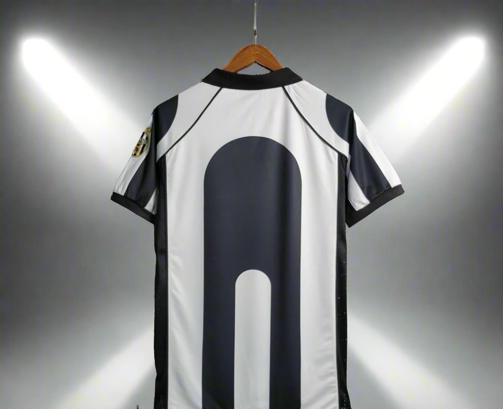 Juventus 97-98 Home Retro Shirt rear