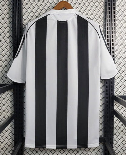 Newcastle United 05-07 Home Shirt rear