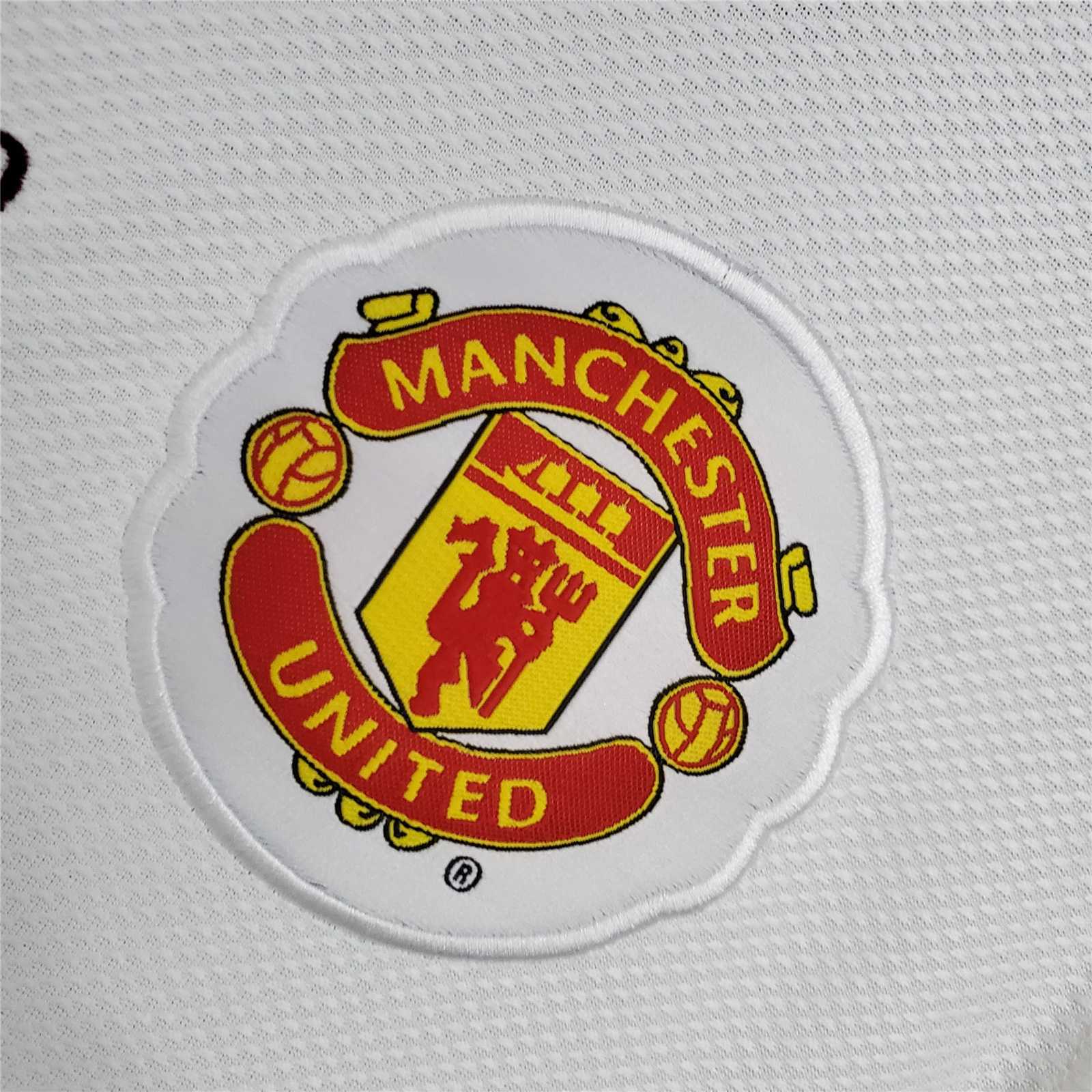 MNU 08-09 Away Shirt badge