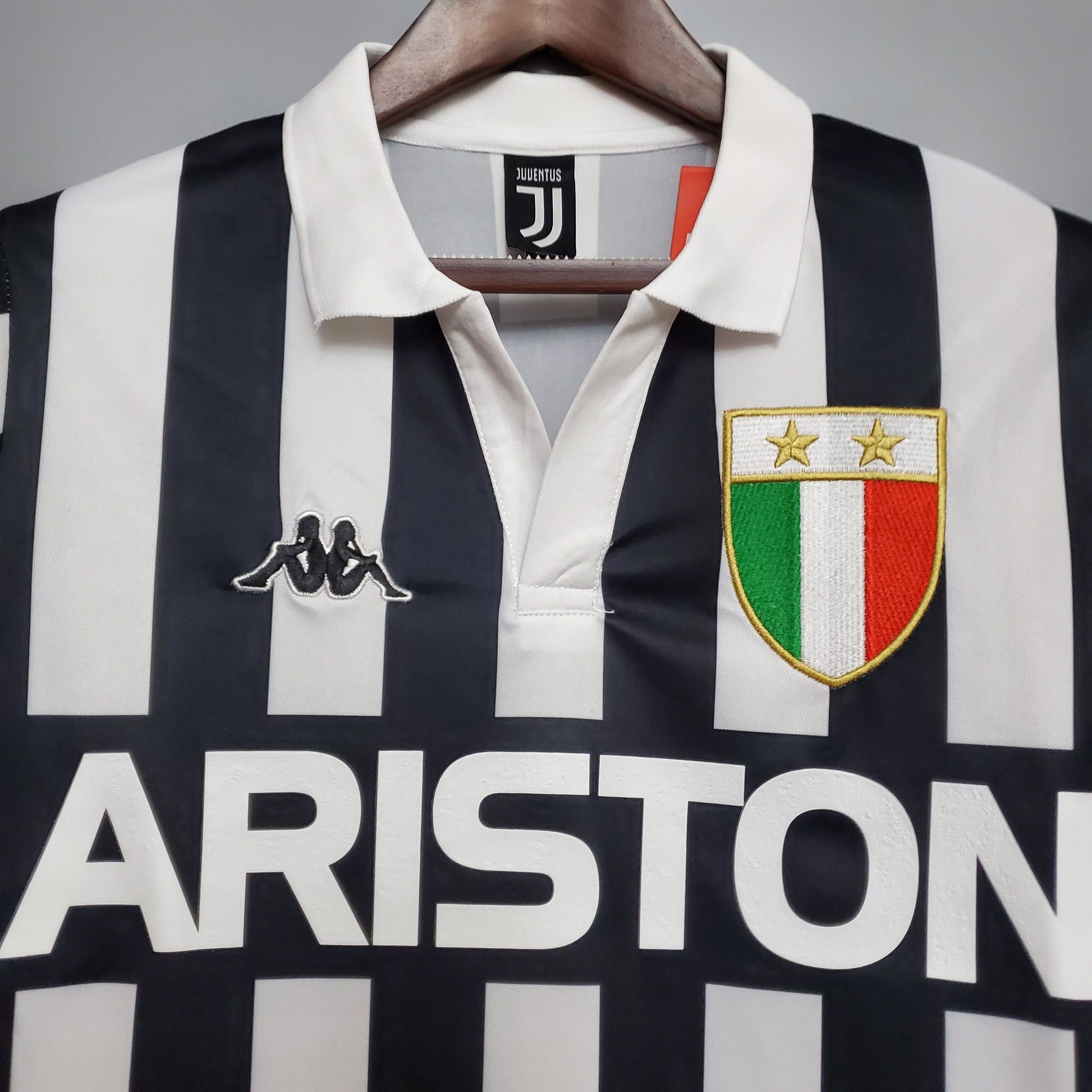 Juventus 81-89 Home Retro Shirt spnsor