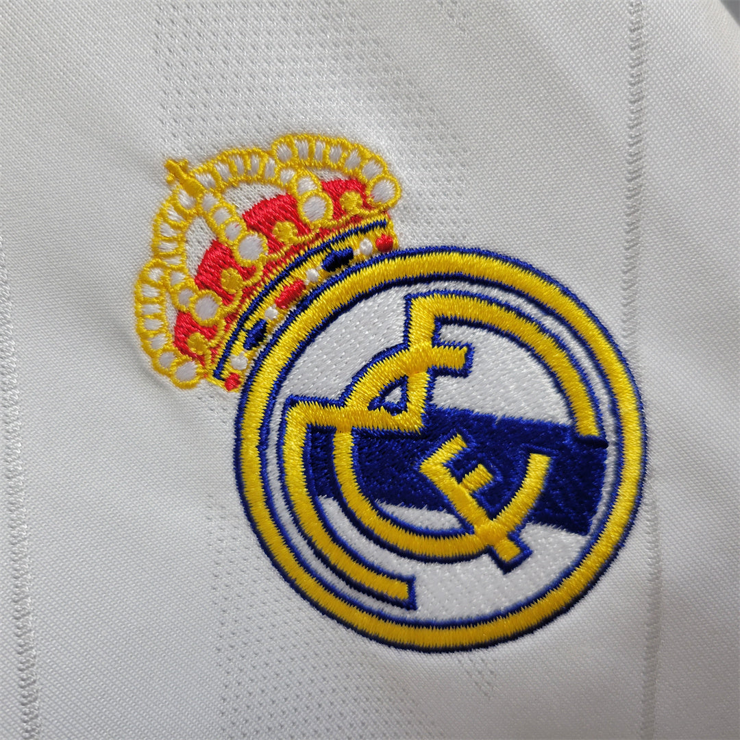 Real Madrid 17-18 Home Retro Shirt badge