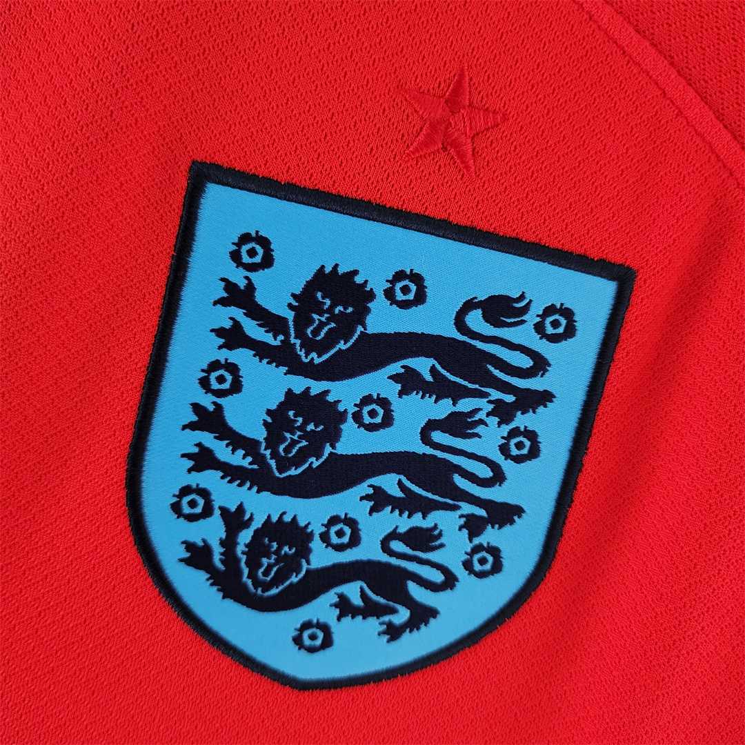 England 22-24 Away Shirt crest