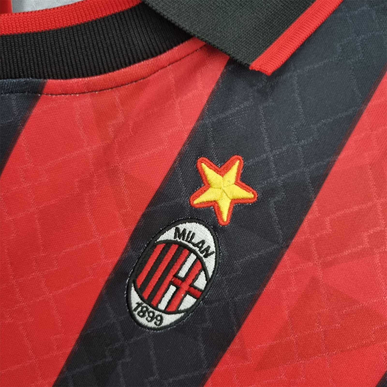 AC Milan 95-96 Home Retro Shirt crest