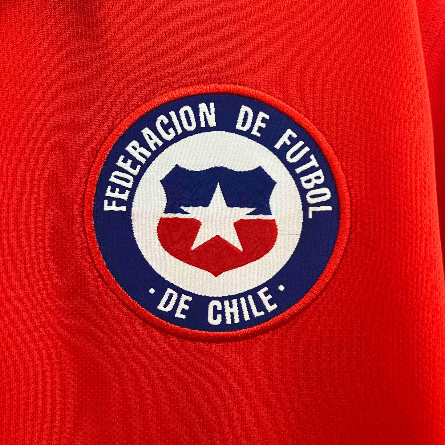 Chile 15-16 Home Retro Shirt crest