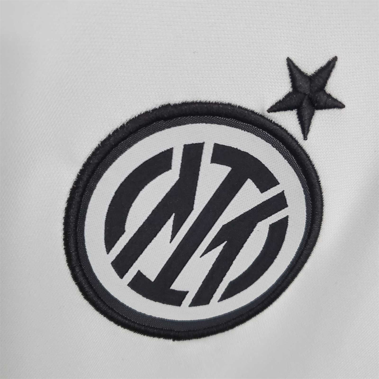 Inter Milan 21-22 Away Shirt crest