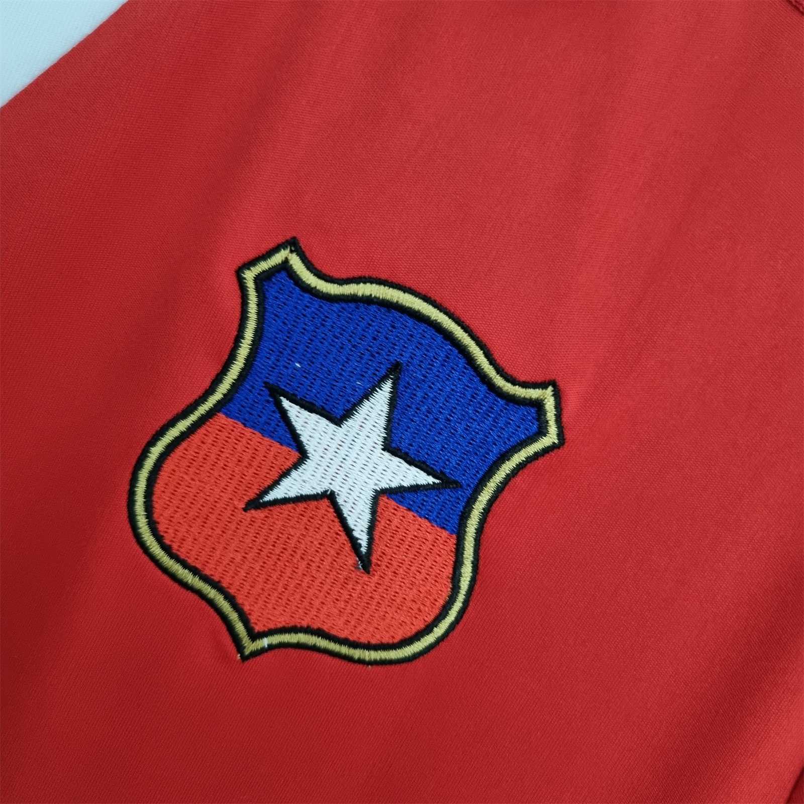 Chile 81-82 Home Retro Shirt crest