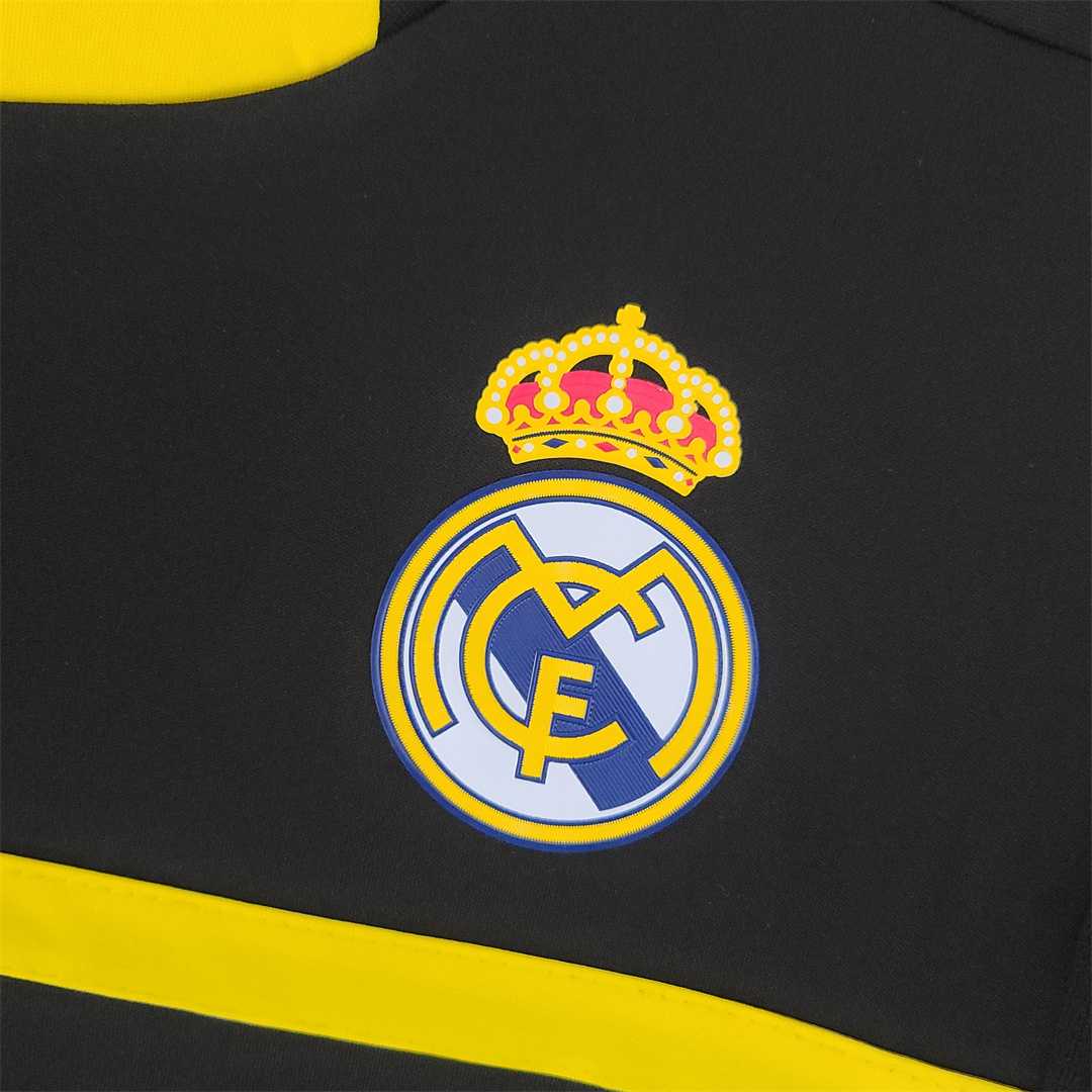 Real Madrid 05-06 Goalkeeper Retro Shirt Black badge