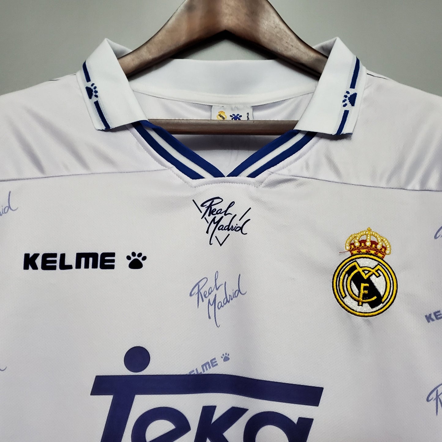 Real Madrid 94-96 Home Retro Shirt sponsor