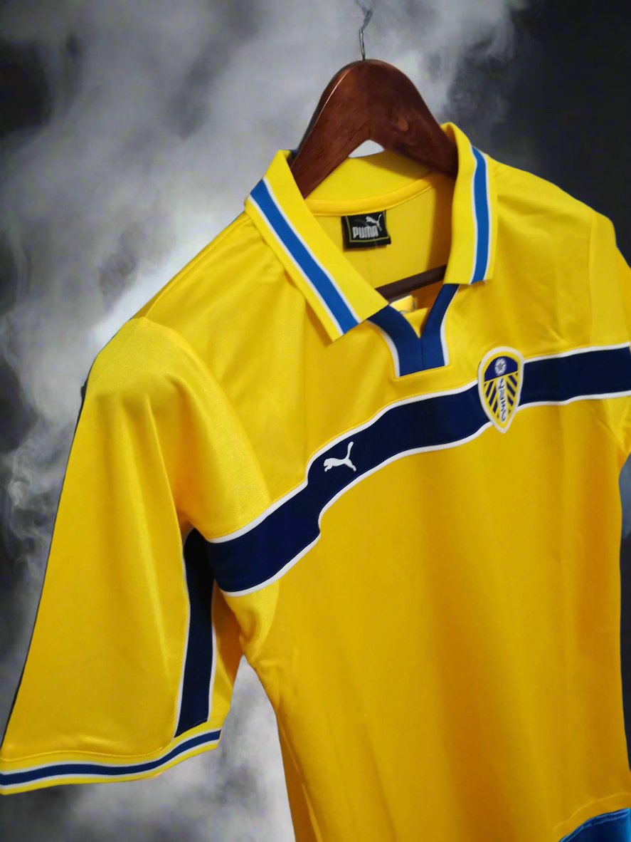 Leeds United 99-00 3rd Shirt side