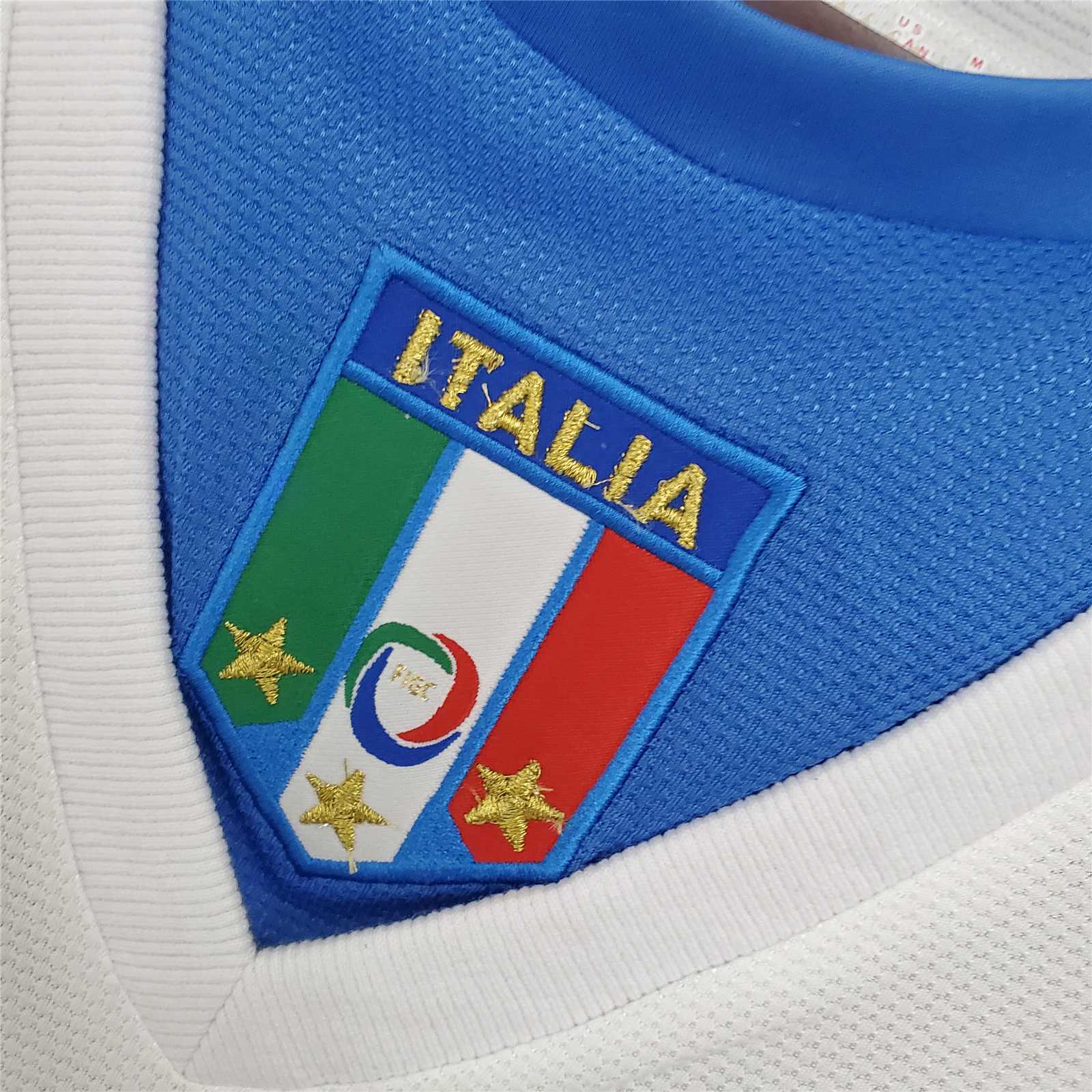 Italy 06-08 Away Retro Shirt crest