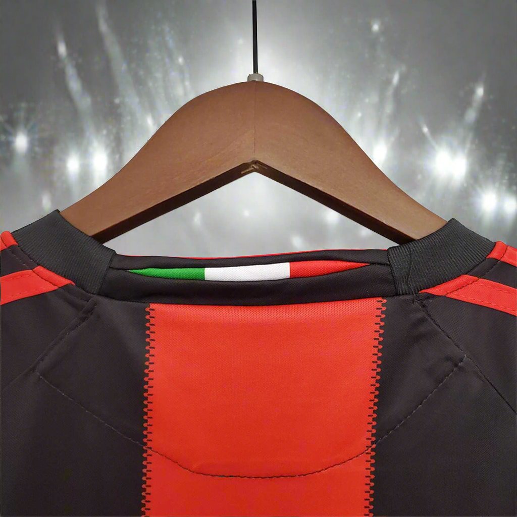 AC Milan 10-11 Home Retro Shirt collar