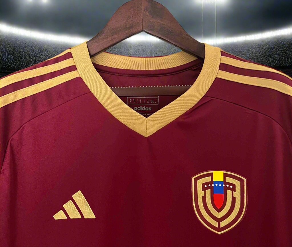 Venezuela 24-25 Home Shirt collar