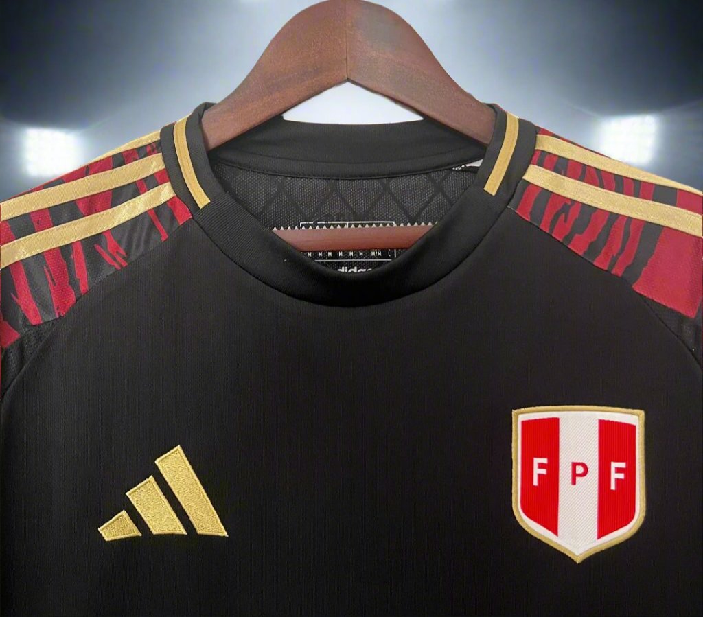 Peru 24-25 Away Shirt collar