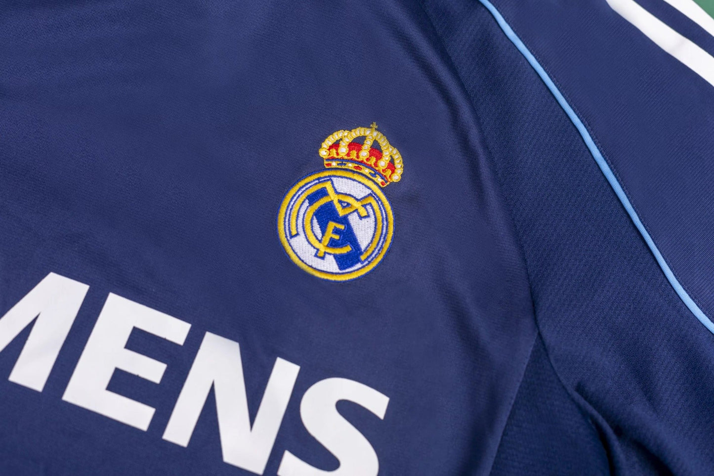 Real Madrid 05-06 Away Retro Shirt badge