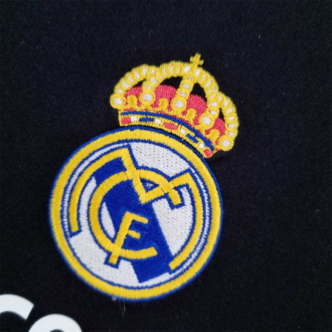 Real Madrid 09-10 Away Retro Shirt badge