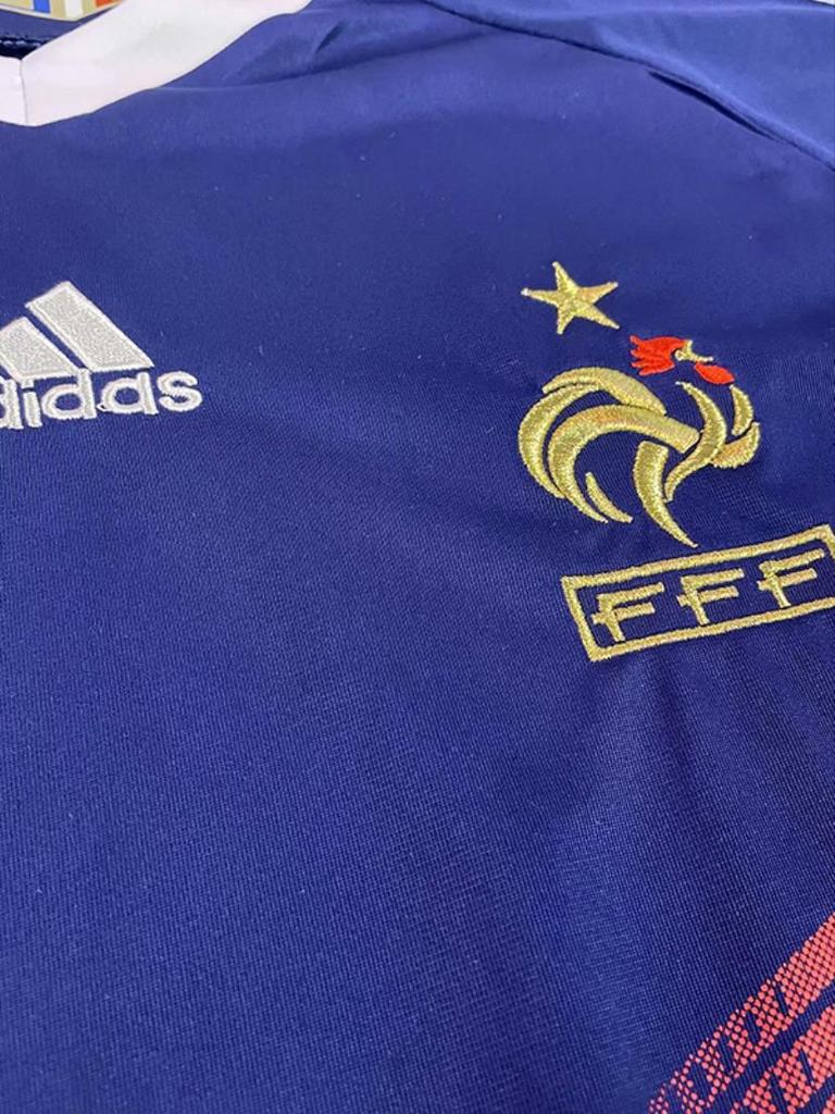 France 10-11 Home Retro Shirt crest