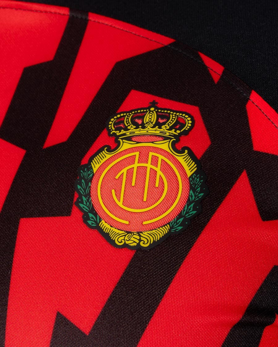 RCD Mallorca 24-25 Home Shirt crest