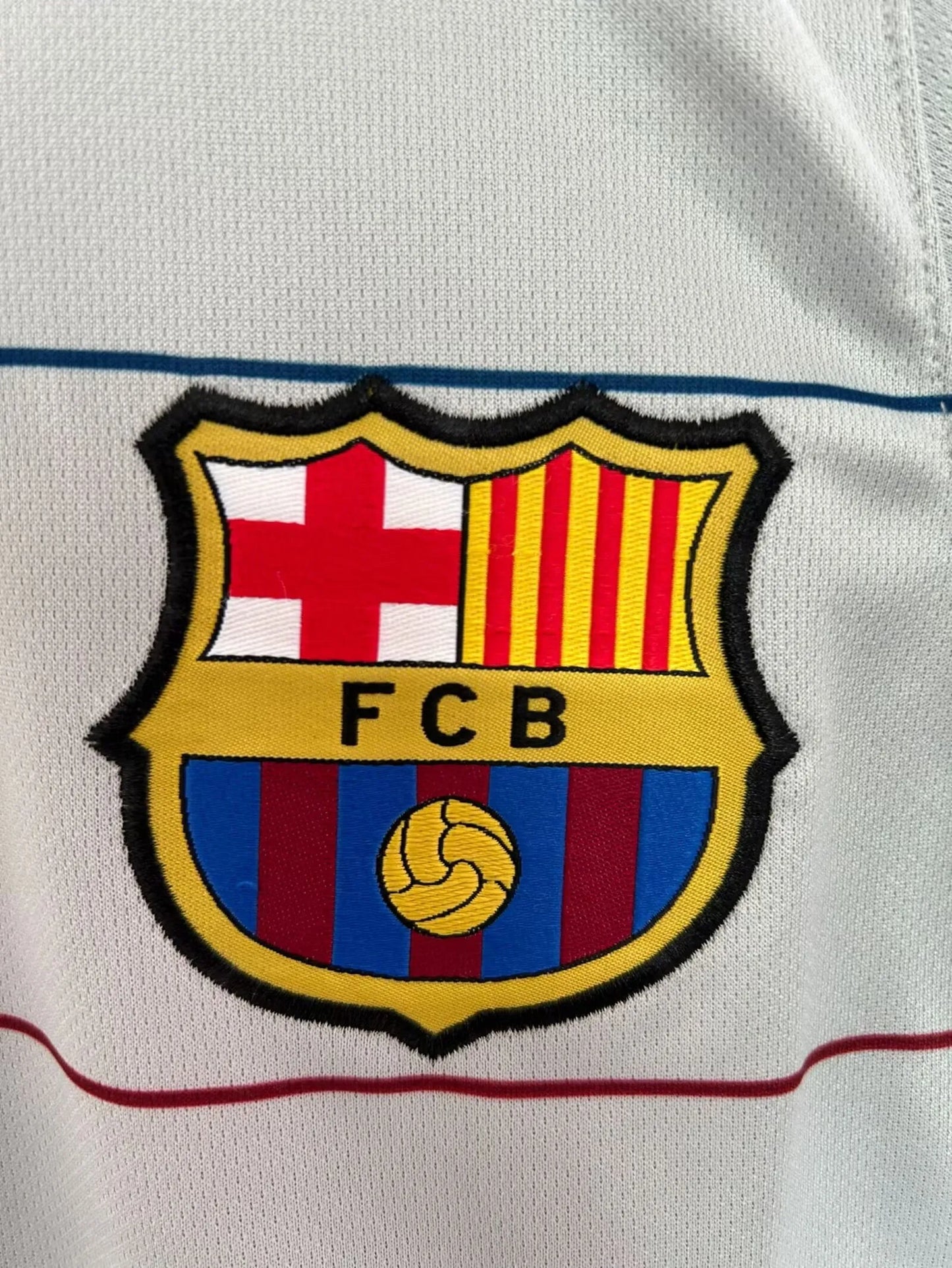 Barcelona 03-04 Away Retro Shirt badge