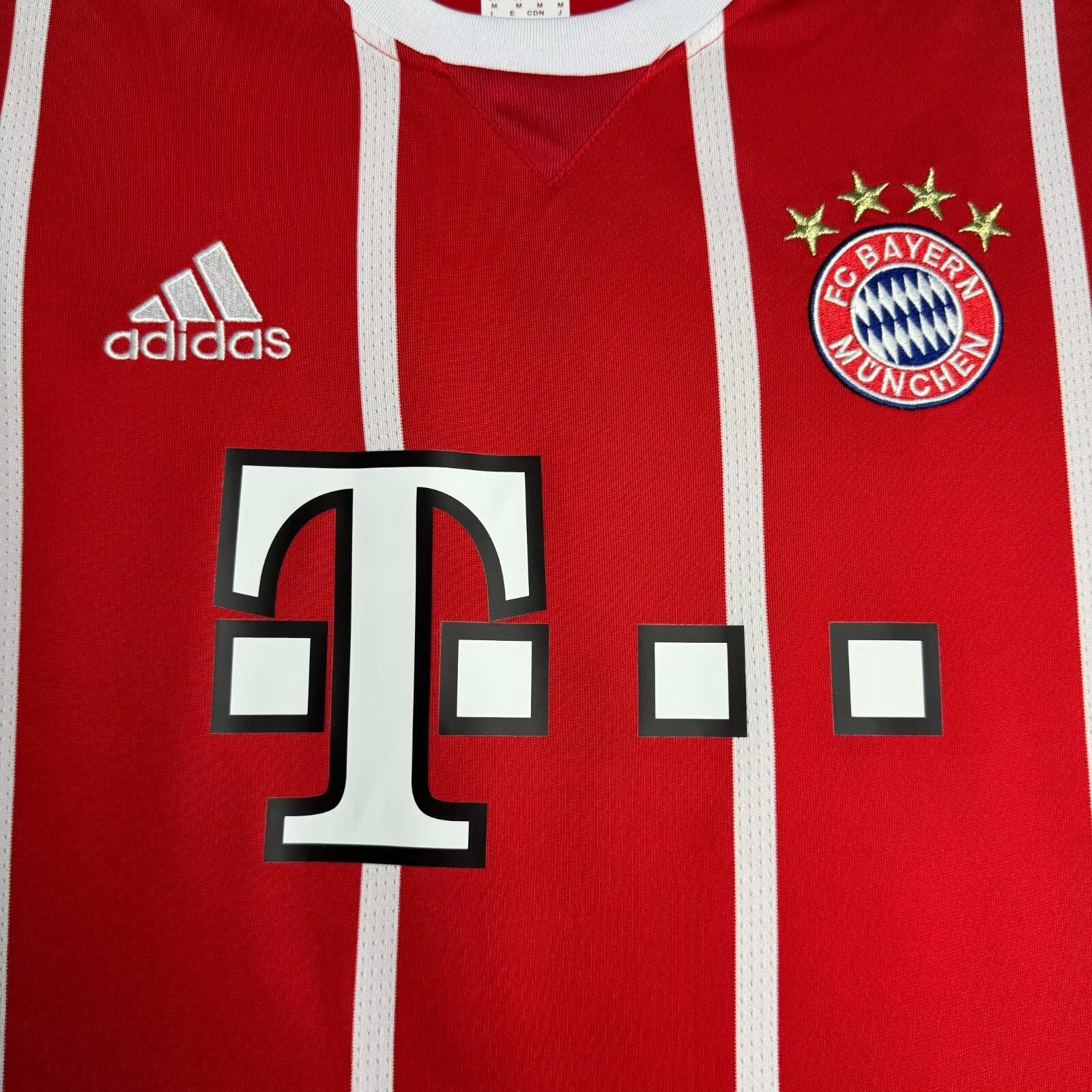 Bayern Munich 17-18 Home Retro Shirt sponsor