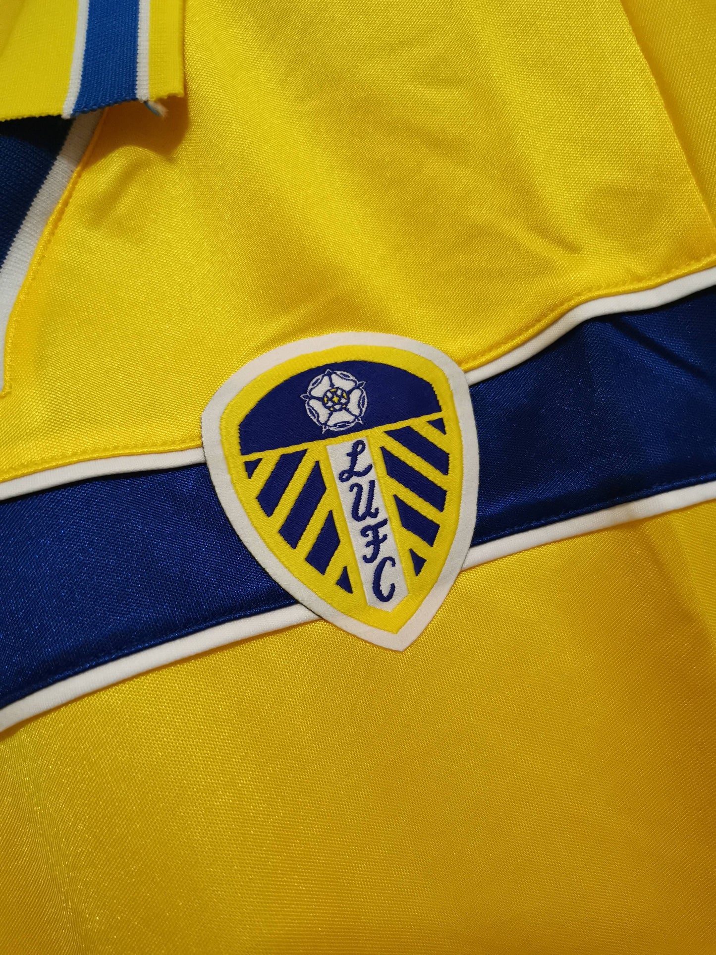 Leeds United 99-00 3rd Shirt crest