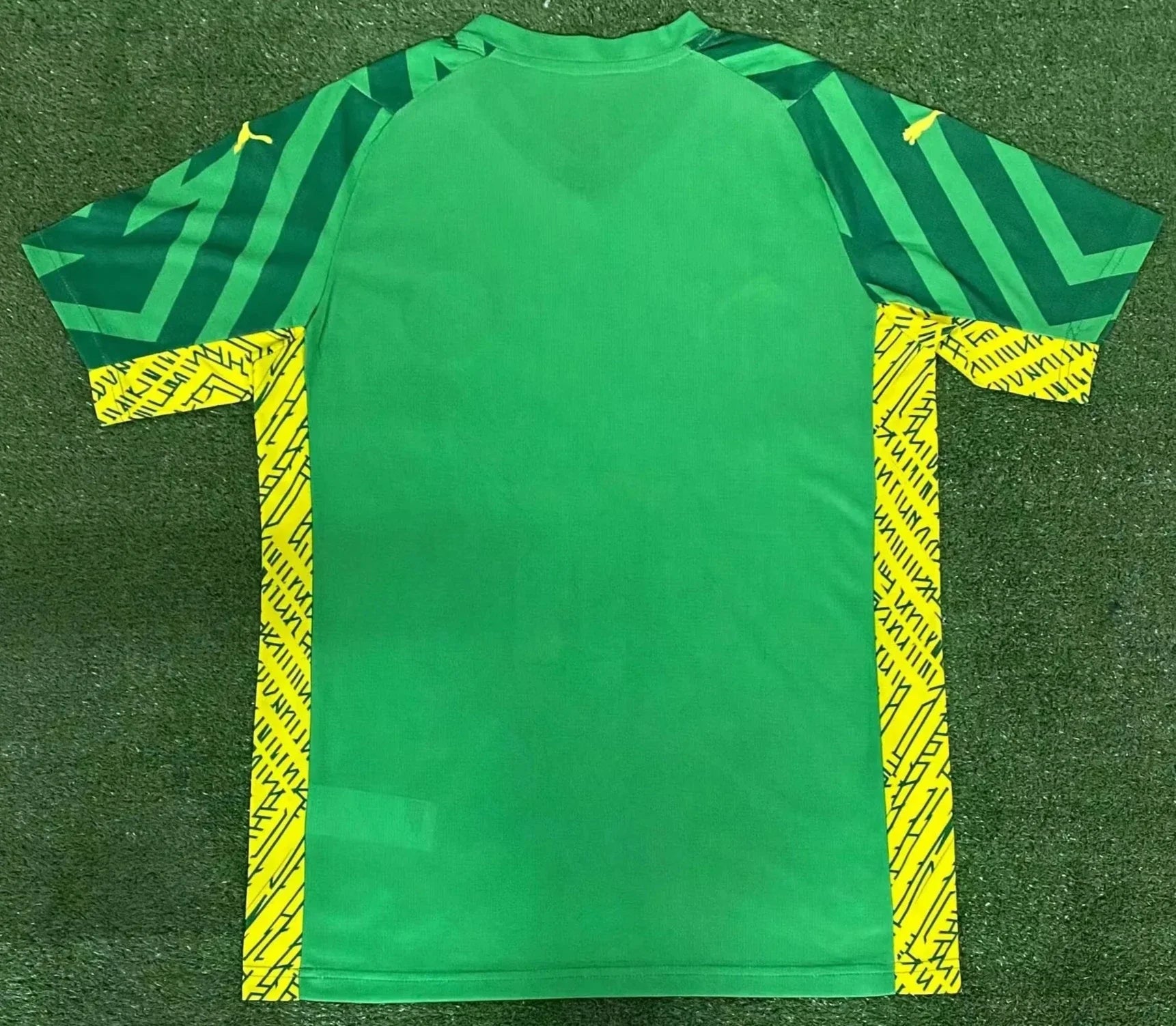 Manchester City 23-24 Goalkeeper Shirt rear