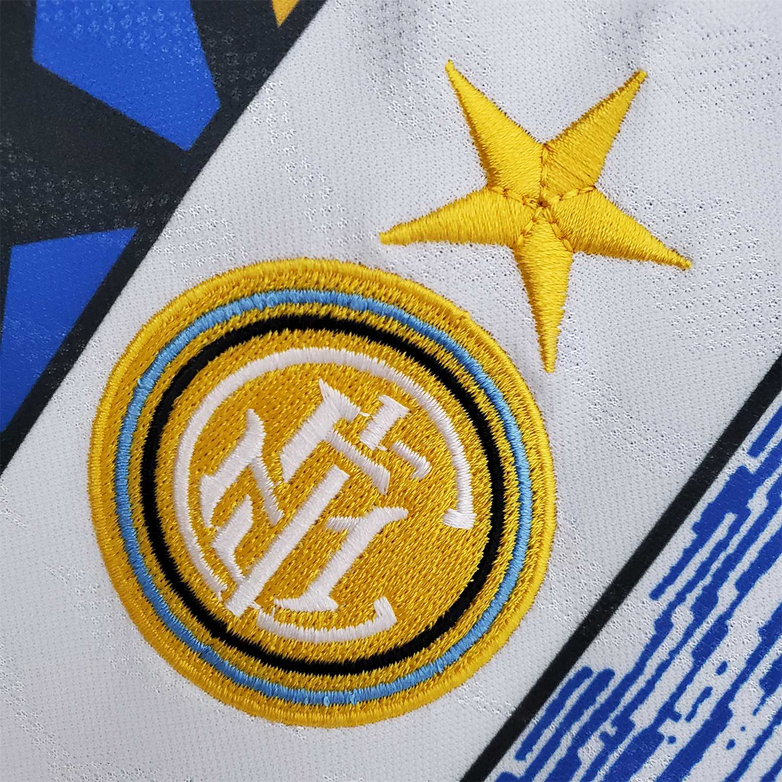 Inter Milan 96-97 Away Retro Shirt crest