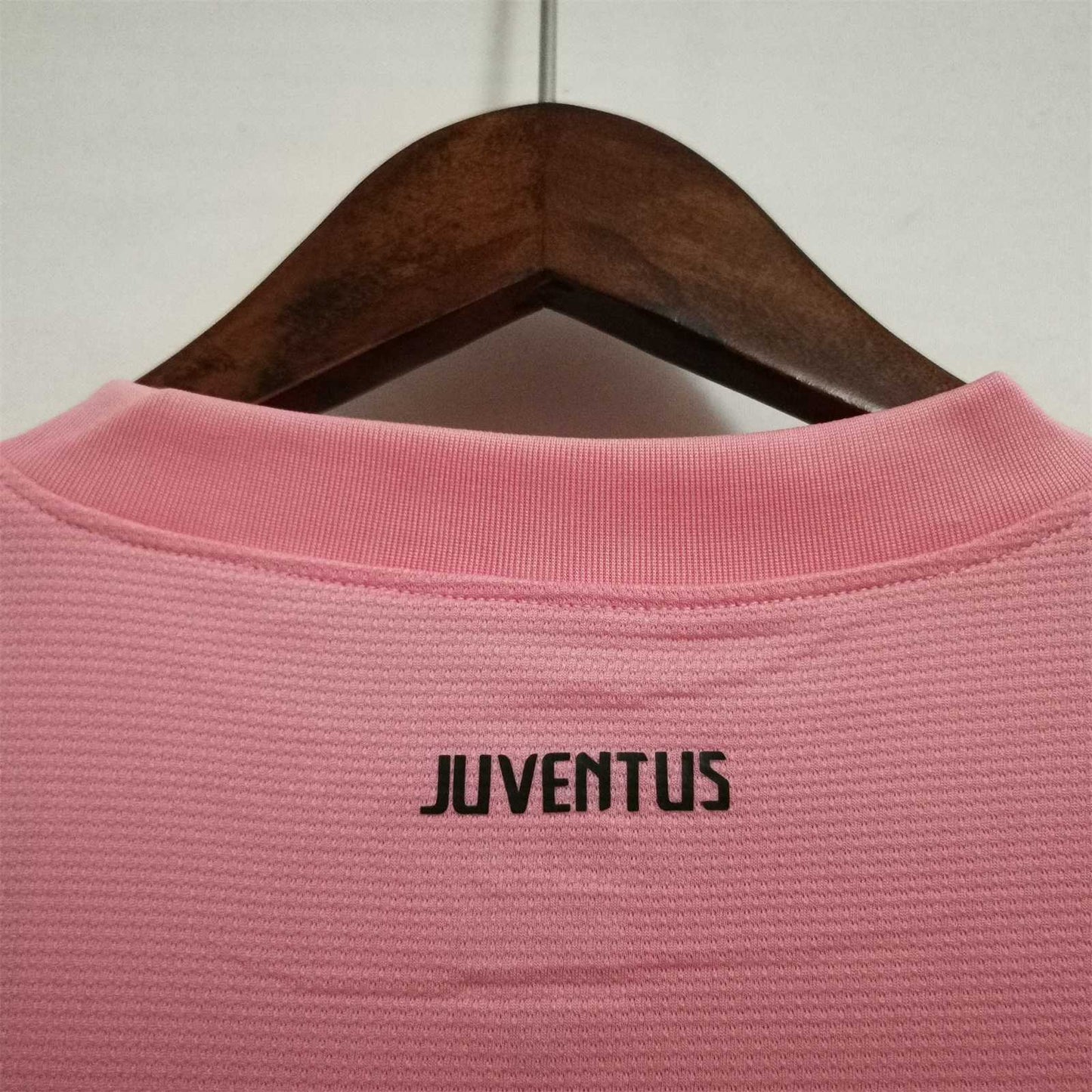 Juventus 11-12 Away Retro Shirt collar