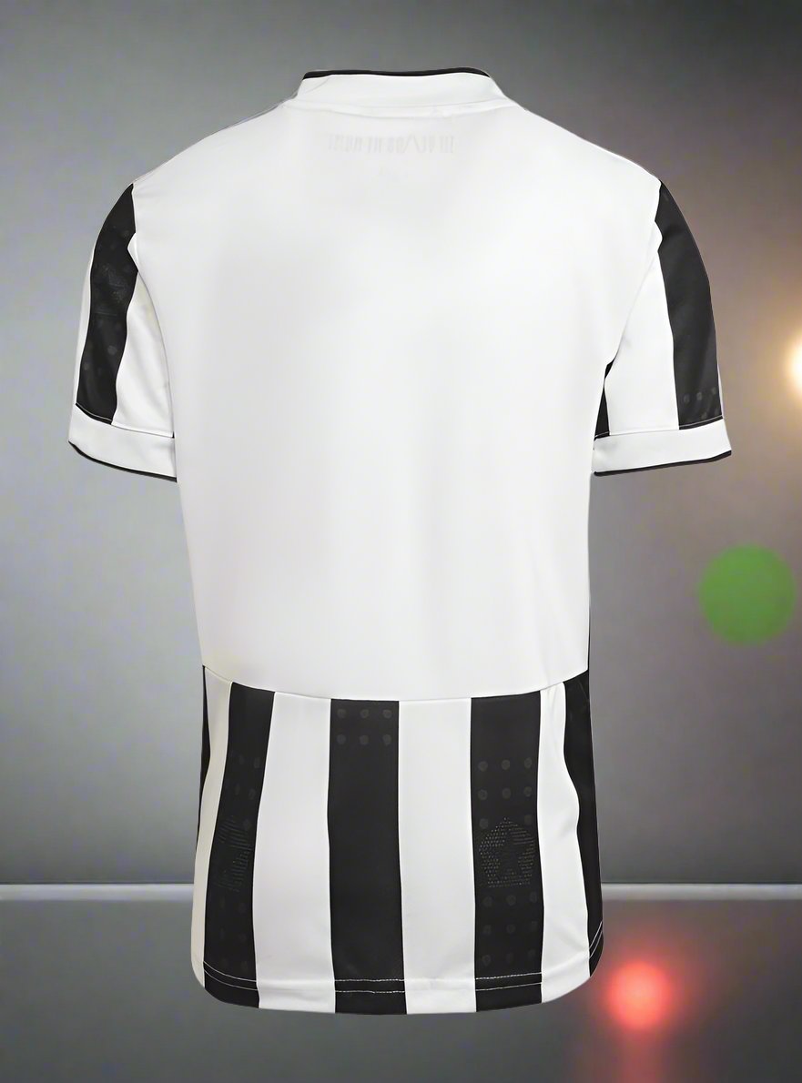 Juventus 21-22 Home Shirt rear